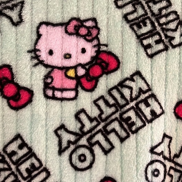 NWT-Sanrio hello Kitty-L-mint green-all over print, pockets, belted tie, robe - Picture 3 of 10